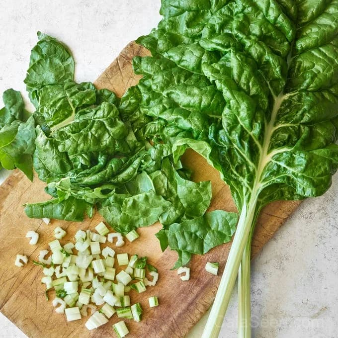 Fordhook Giant Swiss Chard Seeds — Large-Leaf Heat-Tolerant Greens - View 2